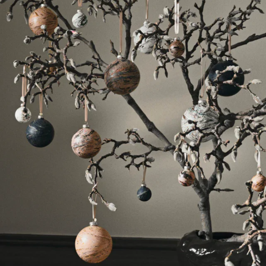 BAUMSCHMUCK MARMORKUGELN M (4ER SET)