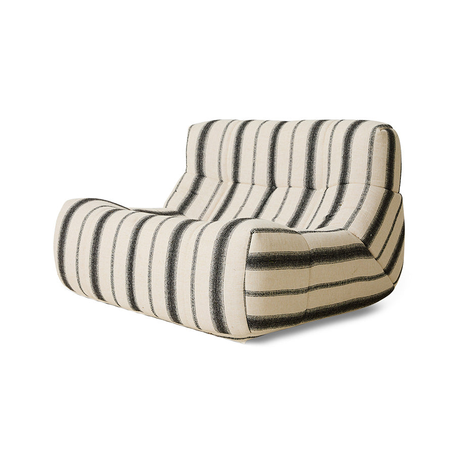 OUTDOOR LOUNGE CHAIR